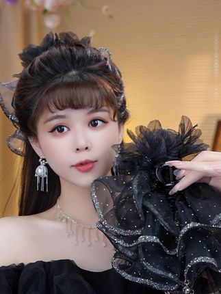 旋转八音盒鲨鱼夹精致百搭高级发饰纯手工鱼尾设计优雅轻奢发夹女#女生必备  #时尚饰品  #网红饰品  #发饰发夹  #旋转八音盒鲨