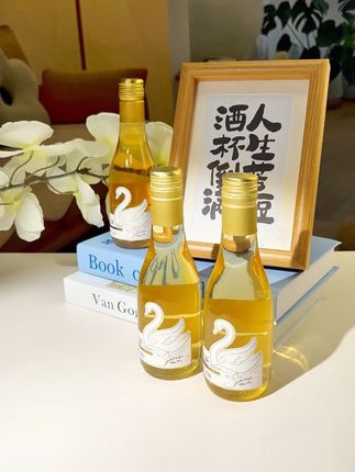 姐妹出门必屯,一口爆汁巨好喝,花果香浓郁,配料表干净,入口是温柔绵密的清甜,果汁感直接拉满#微醺时刻 #果酒 #好喝不贵 #微醺小甜酒
