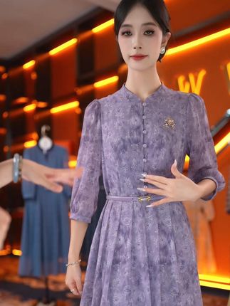 【赫尔温】设计款木槿紫,时尚收腰显瘦连衣裙。#穿出高级感 #品质女装 #高档大气上档次 #连衣裙 #精致优雅