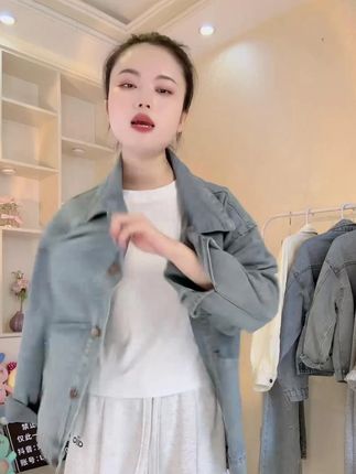 韩版气质宽松休闲牛仔外套女2025秋季新款设计感洋气减龄夹克上衣 #韩版穿搭 #宽松显瘦 #休闲牛仔外套 #洋气减龄 #夹克上衣外套