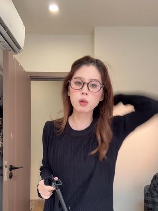 套装女2025早秋新款时尚简约减龄软糯圆领长袖毛衣收腰显瘦长 #穿出高级感 #减龄穿搭 #圆领长袖打底衫 #半身裙 #高级黑