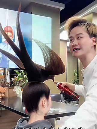 蜗蜗金龙款发胶,男士速干定型,清香蓬松超持久! #速干定型 #发胶护理 #清香蓬松 #蜗蜗发胶 #男士发胶