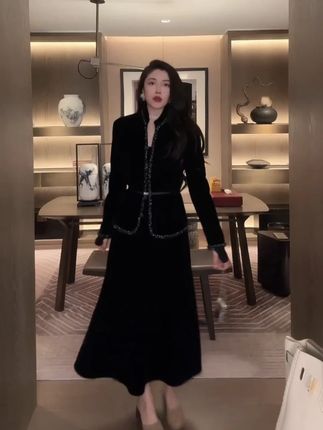 【N·COU】25秋新款【黑色幽默】复古丝绒织带小香丝绒套装 #穿出高级感 #轻奢女装 #时髦精 #拽姐穿搭 #搭配分享