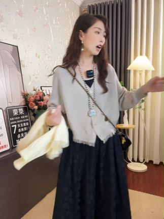 2025春秋季新款流苏V领针织开衫上衣女秋季大码蝙蝠袖外套 #穿出高级感 #品质女装 #每日穿搭 #新款更新 #日常搭配