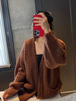 1.5针绵羊毛V领针织开衫 面料上身舒适,1.5的针法使这件衣服更加有立体感,版型宽松显瘦,修饰身材 #品质女装 #显瘦搭配 #时髦精 #时尚单品 #高级穿搭