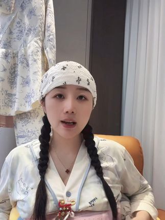 新生儿按摩油滋润呵护肌肤 纯油体系宝宝专用 #婴儿抚触 #新生儿护理 #宝宝按摩 #育儿必备 #母婴好物 【纯油体系】澳兰黛抚触油,专为宝宝娇嫩肌肤设计。温和配方,不含刺激成分,帮助滋润呵护宝宝肌肤。适合日常按摩使用,让宝宝感受舒适与放松。使用方便,轻柔易吸收,为亲子互动增添温馨时刻。