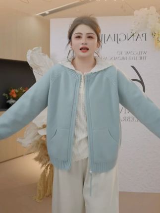 白色打底衫怎么搭配都好看,万能搭啊!#谁穿谁好看系列 #大码女装 #大码显瘦 #大码显瘦穿搭