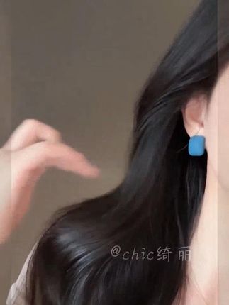 夏天真的好适合戴这种有点颜色的款式,简直就是视觉降温有木有