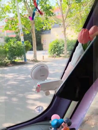 2024新款可爱卡通车载手机支架车内吸盘式通用防抖汽车导航支 #电动车手机支架#  电动三轮车  #金彭su7#  三轮车装饰  #小三轮