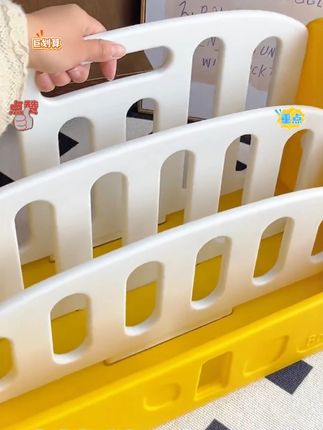 走到哪里搬到哪里,随时随地都可以打造一个小舒服,小孩子看书非常方便!#哈比树 #移动书架 #学习用品 #无限回购的宝藏单品 #在抖音入手的好东西