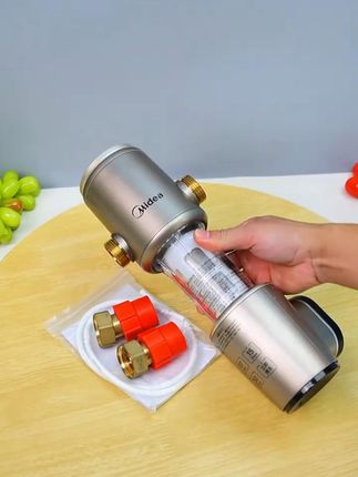 装修别跟风,前置过滤器选美的旋风系列就对了。 它过滤大颗粒杂质、保护涉水电器效果好,质量不错还便宜。新升级的全自动前置 22 很出色:8D 大通量满足全屋多处用水,不影响水压;360° 全喷正反冲洗,双层滤网清洁彻底,定时排污不用拆机,全自动操作省心省力,升级后更实用。 #美的前置过滤器 #家用净水器 #反冲洗前置过滤器 #全屋净水设备 #生产厂家批发