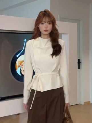 #衬衫 秋季新款简约不对称荡领斜门襟绑带收腰上衣女高级感衬衫#ootd穿搭 #穿出高级感 #品质女装 #通勤搭配