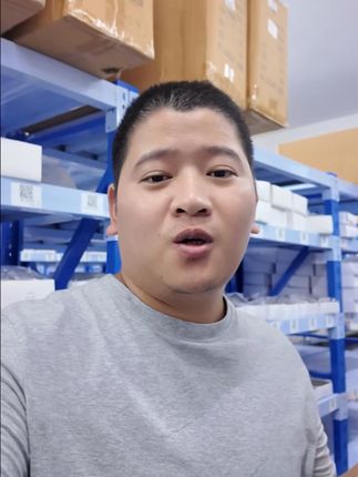 库房搬迁,老花镜买一送一。