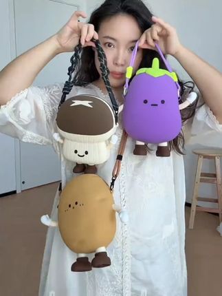 最近大家很喜欢的包包~ #手机包  #斜挎包  #礼物  #小众包包  #包包控