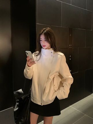 米白色麂皮外套女秋季新款2025设计感机车风宽松夹克#显高显瘦显气质 #韩系穿搭 #外套穿搭 #穿出你的时尚你的感觉 #女生穿搭