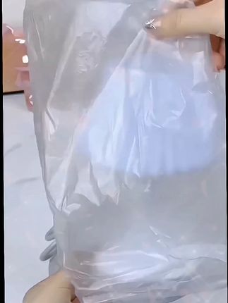 即是个台灯也是个插座板,多功能的太实用了,多色调灯光,还可以放手机,晚上看手机打个小夜灯#台灯