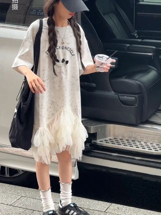 衣服美的样子,不是挂在我的店里,而是穿在你的身上