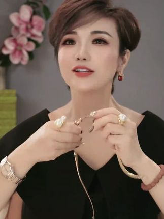 铜合金合成锆石耳饰 高级感复古耳钉女精致优雅耳饰小众气质耳环#热门 #热门音乐🔥 #热门短剧推荐