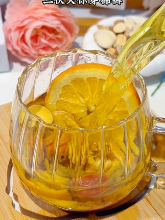 #杏林草堂 你也太懂我们女生了,在#五指毛桃茯苓茶 的基础上加了香橙片,清甜的果味好喝又好坚持!#五指毛桃