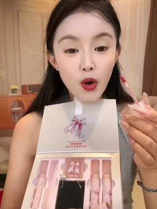 #化妆品 #套装 #唇釉