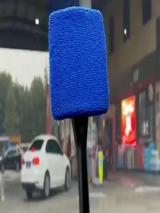 车玻璃很容易起雾遮挡视线,车里备一个#玻璃清洁刷 ,天窗和其它内饰也可以使用#汽车好物 #爱车养护