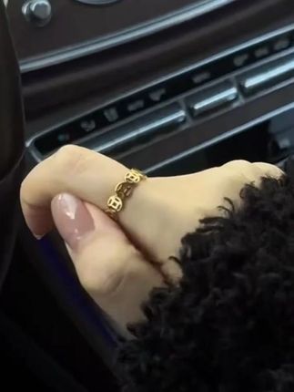 钛钢戒指 【钱多多戒指】2025师傅推荐新年必备吉祥寓意戒指 爱财者风生水起,听上岁数的老人说多戴铜钱戒,寓意美好,财满缘聚,爱随指绕,岁岁富足#铜钱戒指 #钛钢饰品 #首饰 #戒指