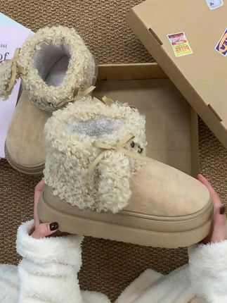 毛茸茸的雪地靴  好乖好可爱啊 ~ #百搭鞋子推荐 #雪地靴 #鞋控日常