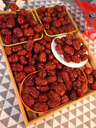 #新疆和田大枣 #红枣 #养生 #煲汤煮粥 这么好的枣,不用来煮粥可惜了