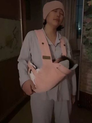 婴儿背带 一个人带娃出行,抱娃抱得手都快废了,整个人疲惫不堪。好在老婆准备的这款婴儿背带,简直是救星。横抱、竖抱、背抱模式随心换,宝宝从 0 岁用到 3 岁都妥妥的,轻松抱娃,让带娃出行不再是负担,新手爸妈一定要拥有!#爸爸带娃 #母婴好物 #新手爸妈 #带娃的日子 #宝妈带娃