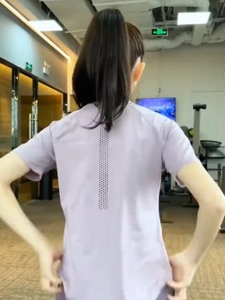 今天这套绿色#运动套装 太满意了,颜色好看,穿着也舒服#速干运动套装 #夏季速干衣 #运动穿搭