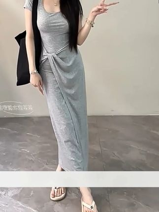 纯欲风显瘦开叉连衣裙