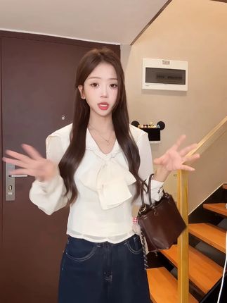 即兴圆舞曲 秋季新款手打百褶蝴蝶结衬衫上衣蛋糕裙裤套装女 #显瘦穿搭 #穿出高级感 #小众设计感 #时髦精