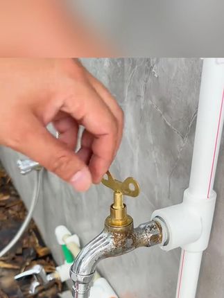 水龙头钥匙#高性能实用工具 #水龙头安装 #水电工