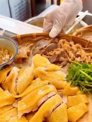 白斩鸡天花板!皮脆肉嫩多汁,教你3步做出米其林级口感! #白斩鸡# 美食 #白斩鸡天花板皮脆肉嫩多汁
