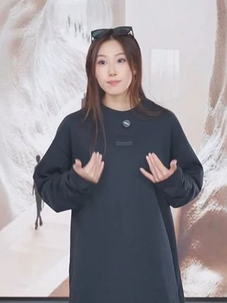 高克重纯棉长袖T恤,质感厚实挺括。不易变形不透色,单穿有范,叠穿无痕。FG10M0294-2#纯棉长袖 #百搭 #日常穿搭
