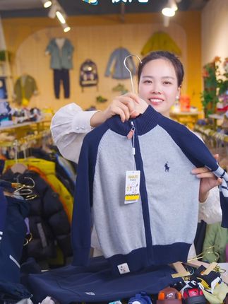 针织开衫小毛衣,里边可以搭短袖长袖穿,外边可以搭棉服羽绒服穿#儿童针织衫 #宝妈推荐 #高品质童装