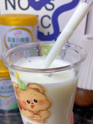 这个 #脱脂奶粉全新升级不仅高蛋白而且还是高钙粉质细腻一冲就能喝了很方便每天早上来一杯真的很不错哦 #这个# 脱脂奶粉全新升级不仅高蛋