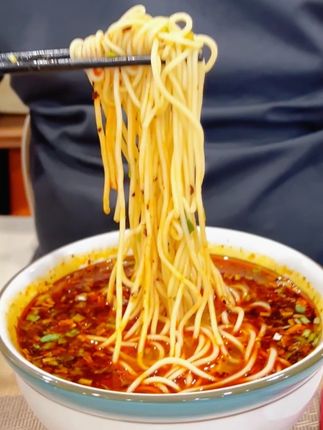正宗兰州牛肉面,就是好吃 #好吃不贵经济实惠 #妈呀太香了 #甘肃牛肉面 #西北美食 #牛肉面
