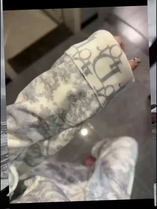 少女轻奢高级感水墨画睡衣女冬季新款绘画风德绒加厚保暖家居服 #睡衣女 #睡衣家居服 #睡衣控 #面料柔软舒适 #家居服工厂