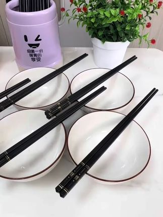 【宏家】家用合金筷耐高温不变形高档筷子防滑防霉无漆无蜡家庭装#宏家合金筷 #耐高温筷子 #防滑防霉 #无漆无蜡 #家庭装筷子