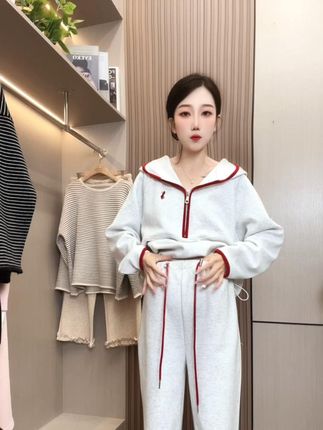 孕妇装春秋新款洋气减龄卫衣遮肉显瘦阔腿裤慵懒时尚孕妇装两件套 #穿出高级感 #品质女装 #套装 #白色系 #简约搭配