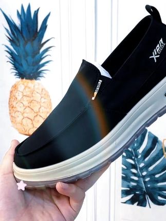 家人们,给咱爸安排上这双老北京布鞋呀!专为男士夏季打造,轻便软底,每一步都像踩在云朵上。透气性能超棒,工作休闲都合适,中老年人穿起来别提多舒服啦,赶紧下单!        #中老年休闲鞋