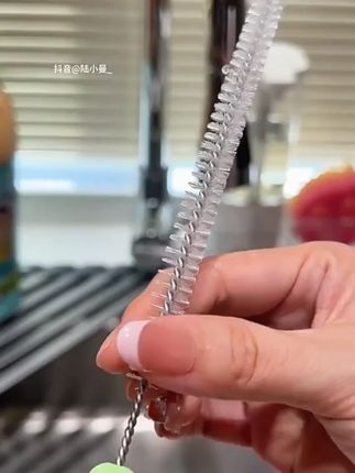 硅胶吸管刷,轻松清洁宝宝奶瓶水杯! #奶嘴清洁刷 #硅胶奶瓶刷 #奶瓶刷 #儿童水杯刷 #吸管刷好物