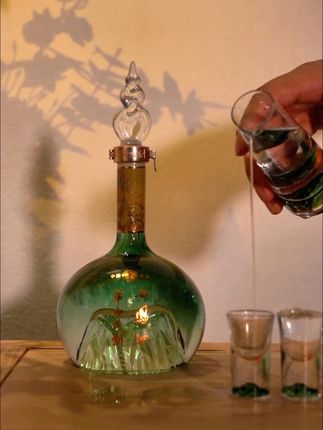 这是一款像艺术品一样的好酒,四大名酒之一的它,喝起来真的很香 #华山论剑西凤酒 #白酒 #凤香型白酒 #中秋节 #好酒推荐 @华山论剑官方旗舰店
