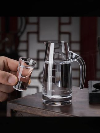 2025新款白酒杯分酒器套装无铅玻璃酒具家用一口杯小号酒盅带酒架#白酒杯套装 #无铅玻璃酒具 #家用酒具 #分酒器 #酒架