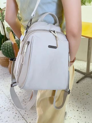 这款包包不仅具有实用性,更是一件艺术品