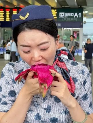 【国庆中秋福利】靠口碑和回头客,把自己养活到现在的#国货 ,能当#气垫 又能当#遮瑕定妆 ,一盒多用,脸看着是越来越嫩了!!!