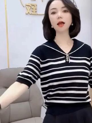 # 谁穿谁好看 # 穿出高级感 # 减龄气质 # 百搭上衣 # 遮肉显瘦遮肉减龄