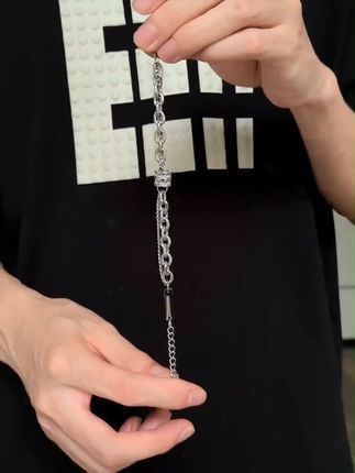 少爷们的夏日穿搭小心思,让你的穿搭更有氛围感 #手链 #小蛮腰手链  #情侣手链 #配饰分享 #时尚配饰