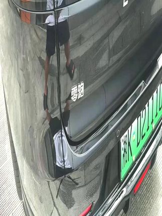 你们要的零跑尾标黑化件来了,原车一比一开模,撕掉背胶直接粘贴即可,美观大气,运动感十足#黑化车标 #零跑
